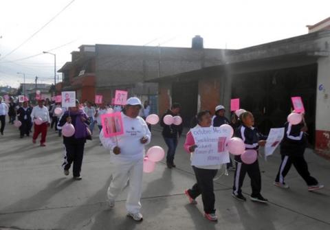 En Tetlanohcan realizan desfile contra el cáncer de mama imagen 3