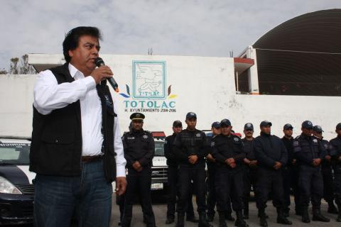 Con aumento de salario y entrega de quipo celebra Totolac el día del policía imagen 1