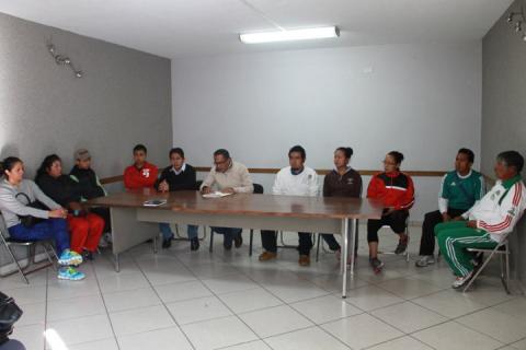 Entregan en Papalotla estímulos económicos a entrenadores imagen 2