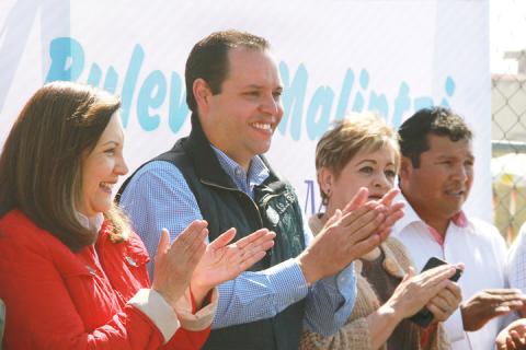 Alcalde de Apizaco y diputada federal entregan la rehabilitación de la calle Malintzi imagen 3