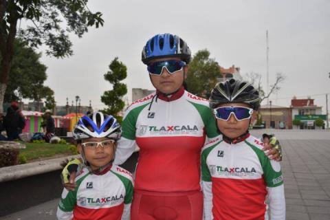 TOA impulsa el deporte apoyando a Cometas Kids al nacional de ciclismo imagen 1