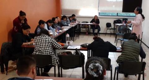 IEM certifica a servidores para fortalecer atención a mujeres