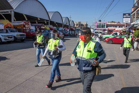 Firmes filtros sanitarios en tianguis de Apizaco, Chiautempan y Zacatelco imagen 2