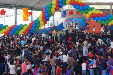 Celebra DIF municipal de Teacalco a miles de infantes en su día imagen 1