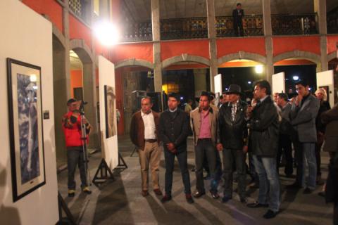 Inauguran exposición de pintura taurina "Misterios y escalofríos" en el Patio Vitral del Congreso de Tlaxcala imagen 2