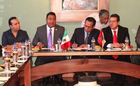 La CEDH no se salvó de corrupción ex funcionarios pedían mochada