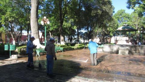 Servicios Públicos de Tlaxcala lava Plaza de la Constitución imagen 1