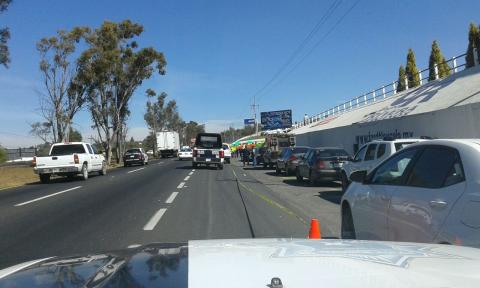 Tlaxcaltecas protestan por el arribo de Trump al gobierno de EEUA imagen 2