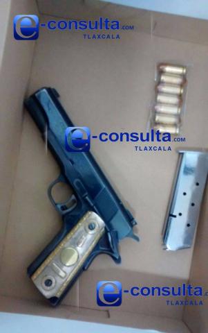 Detiene P.I a sujeto que amenazó con pistola a clientes de Michemix