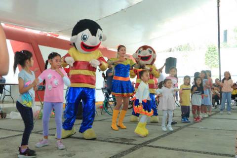 UATx y STUAT festejan a hijos de trabajadores universitarios por el Día del niño imagen 4