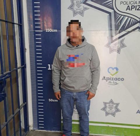 Policía Municipal de Apizaco recupera vehículo robado y asegura a un hombre