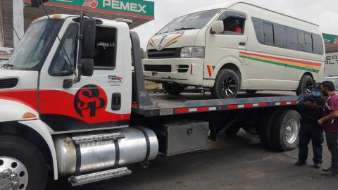 Sanciona SMYT unidad de transporte público que circulaba sin placas imagen 2