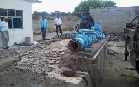 Falta de agua es usada por ex alcalde como bandera política