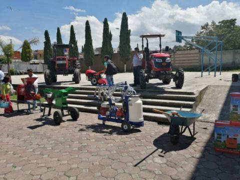 Diputada y alcalde fortalecen el campo con 1.2 mdp en insumos imagen 1