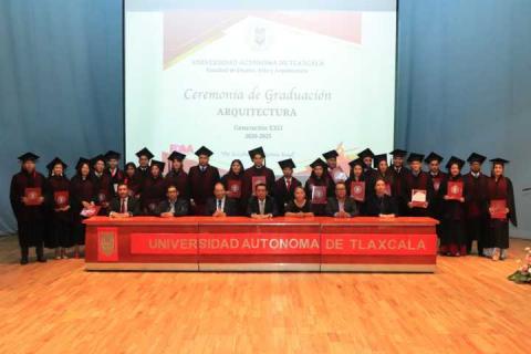 87 nuevos arquitectos reciben constancia de culminación de estudios en la UATx imagen 3