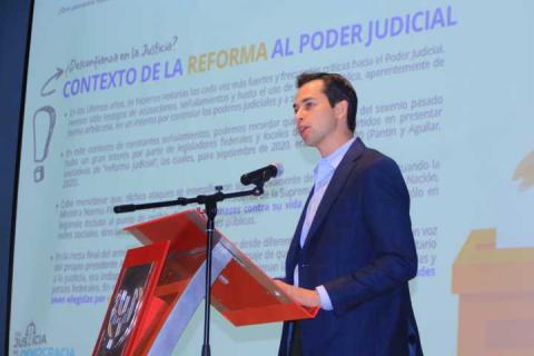 Analizan expertos reformas constitucionales que están transformando al Estado Mexicano, en la UATx imagen 4