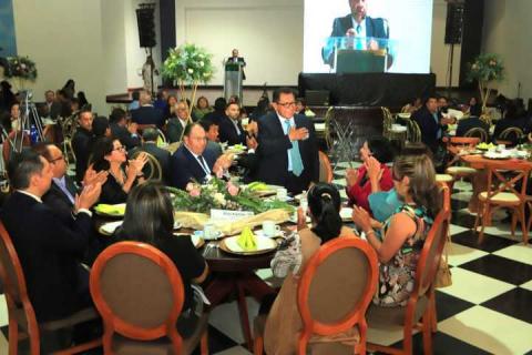 Festejan UATx y STUAT a madres universitarias imagen 4