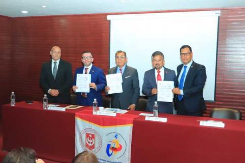 Firman convenio de colaboración la UATx y el Instituto de Estudios Migratorios de Texas