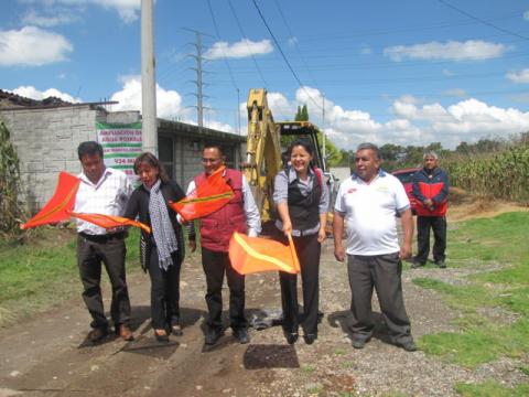 Arrancan obra en Papalotla, vecinos reconocen trabajo