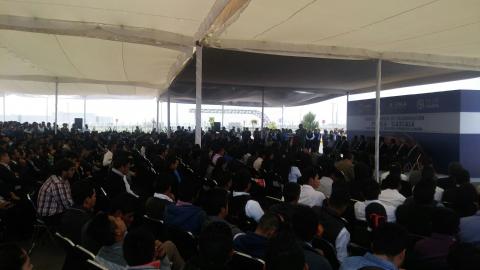 Manuel Camacho candil de la calle oscuridad de su casa imagen 4