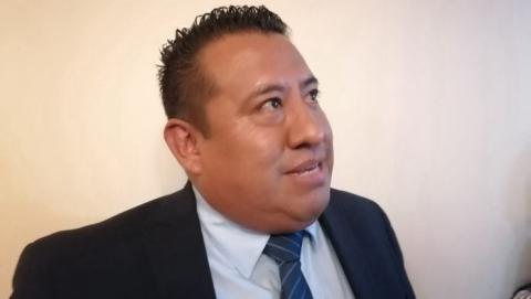 Mientras trabajadores reclaman su salario, el director del CECyTE anda en campaña política