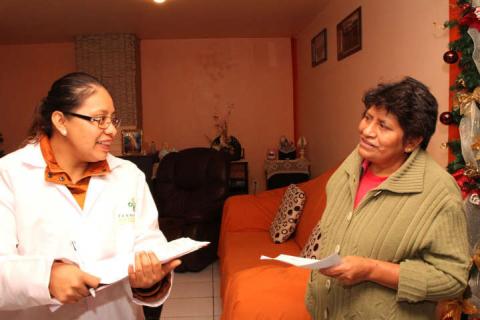 Gobierno de Tlaxcala brinda consultas médicas a jubilados en sus hogares imagen 3
