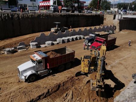 Construye Secoduvi puentes vehiculares de retorno en carretera imagen 2