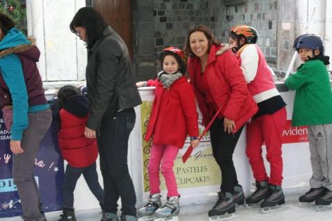 Más de 25 mil sonrisas arrancó pista de hielo gratuita del ayuntamiento de Tlaxcala imagen 1
