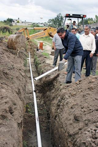 Calpulalpan: Bajo programa “Una Obra por Día” Inician construcción de Red de Agua Potable en Santiago Cuaula imagen 2