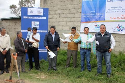 Calpulalpan: Bajo programa “Una Obra por Día” Inician construcción de Red de Agua Potable en Santiago Cuaula imagen 1