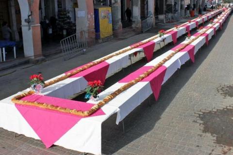 Comparte H. Ayuntamiento de Calpulalpan mega rosca de Reyes imagen 3