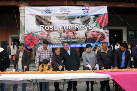 Comparte H. Ayuntamiento de Calpulalpan mega rosca de Reyes imagen 5