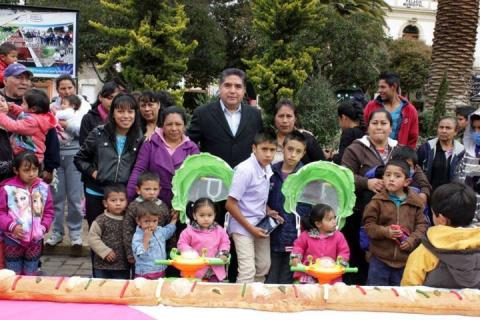 Comparte H. Ayuntamiento de Calpulalpan mega rosca de Reyes imagen 6
