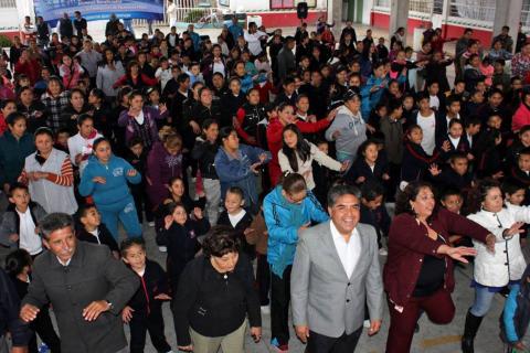 Inicia Vicente Hernández Roldán entrega de techumbres Escolares en Calpulalpan imagen 3