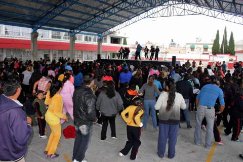 Inicia Vicente Hernández Roldán entrega de techumbres Escolares en Calpulalpan imagen 5