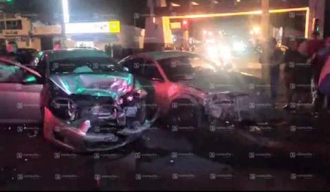 Chocan frente a la Unidad Santa Cruz; sólo hubo daños materiales