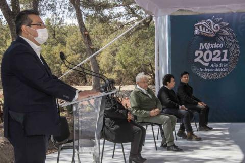 AMLO y Marco Mena inauguran primera etapa de Universidad Benito Juárez en Xaltocan imagen 2