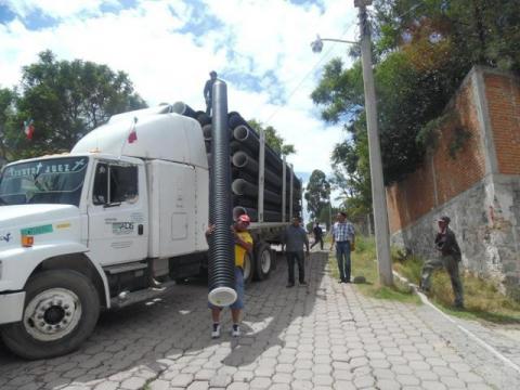 Entregan en Amaxac apoyo para drenaje de aguas negras a familias vulnerables imagen 1