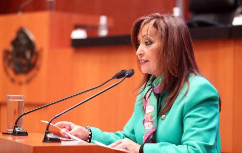 Lorena Cuéllar Cisneros se va por la puerta grande del Senado