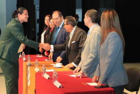 Cumple UATx con su compromiso social al entregar mil 326 títulos de licenciatura, especialidad, maestría y doctorado imagen 3