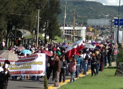 Amenazan maestros con cerrar vía corta, el trébol y a la altura de la virgen imagen 2