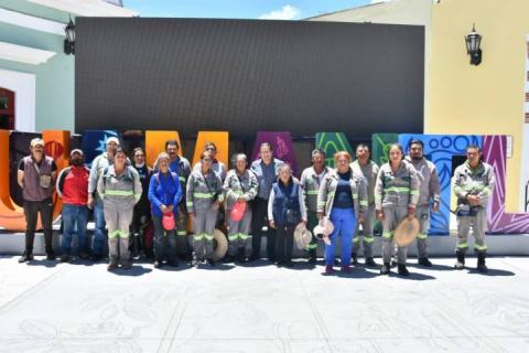 Recompensa Ayuntamiento de Huamantla a trabajadores con estímulos económicos imagen 1