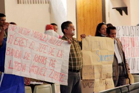 Incumplen diputados con destitución de alcaldesa de Tzompatenpec imagen 2