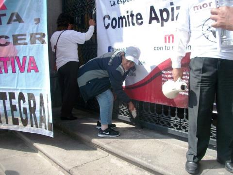 A sangre y fuego ingresan diputados para aprobar Reforma Energética imagen 1
