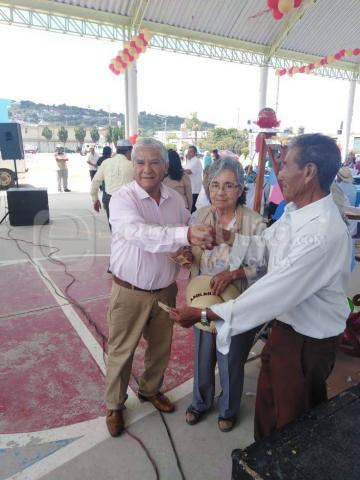 Hablar de los abuelitos es hablar del desarrollo de Teacalco: alcalde imagen 1
