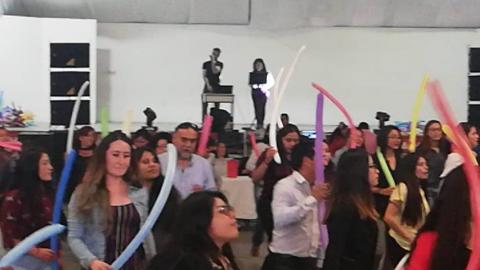 Alcalde de Tequexquitla reconoce y celebra a los maestros imagen 2