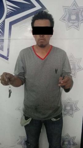 Tras persecución, Policía de Apizaco detiene a ladrones de camioneta imagen 3