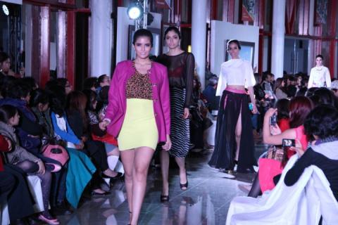 Presentan la Pasarela Fashion Show “Metamorfosis” 2014 en la UAT imagen 3