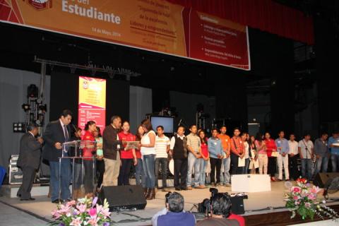 Impulsa la UAT el alto rendimiento educativo con estímulos para sus mejores estudiantes imagen 2