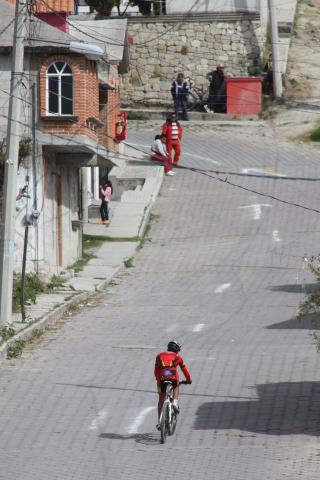 Recorren ciclistas circuito a campo traviesa en Quiahuixtlán imagen 5